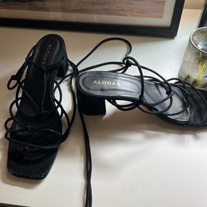 ALOHAS Paloma Sandals - Black Suede